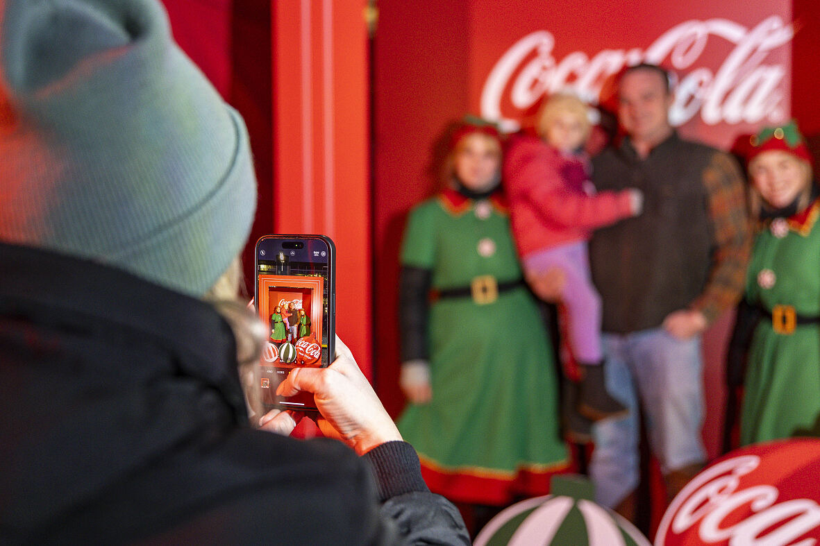 Bild 3  Coca-Cola Weihnachtsdorf_c_Wildbild 