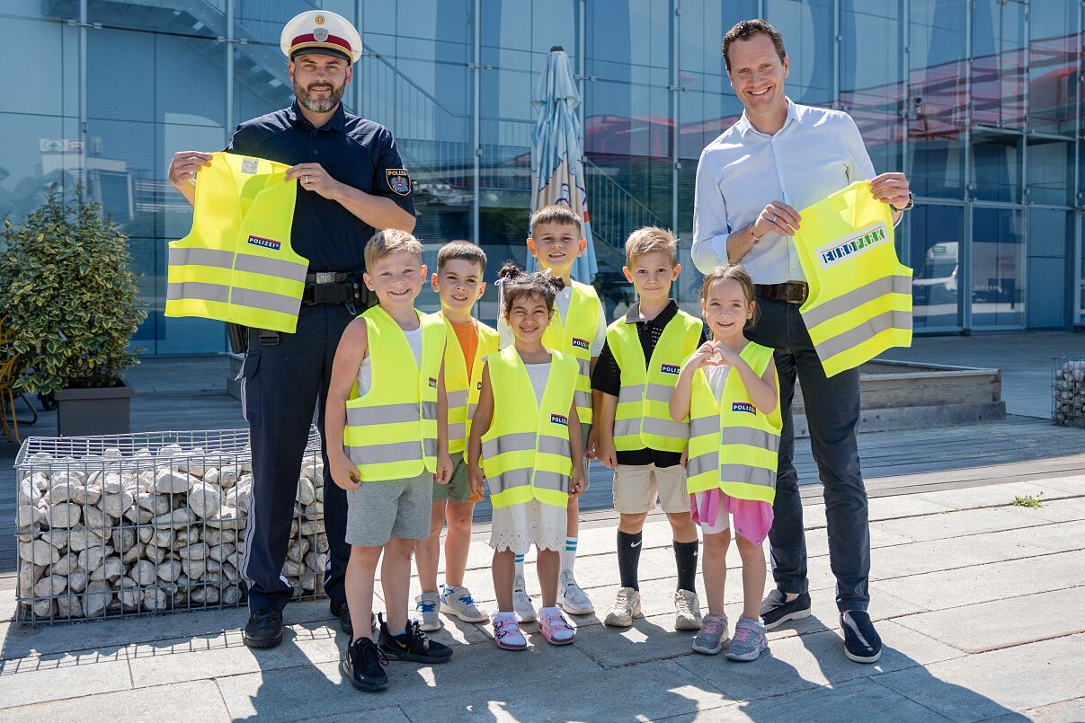 EUROPARK_Gratis-Warnwesten für Schulanfänger © Wildbild